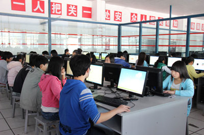四川省資中縣職業(yè)技術(shù)學(xué)校計(jì)算機(jī)應(yīng)用 電腦圖文設(shè)計(jì)專業(yè)介紹